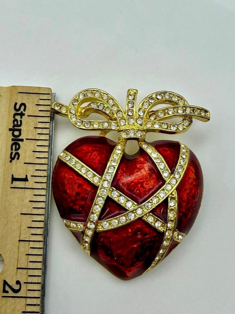 Red Heart Bow Rhinestone Brooch Like New - Picture 4 of 5